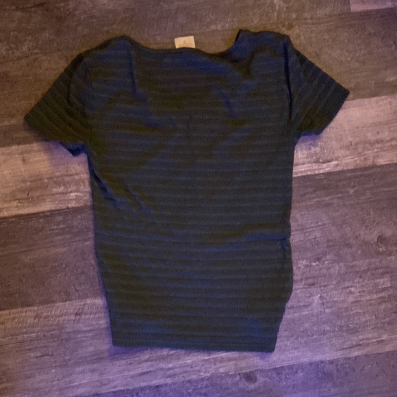 cute green T - Picture 2 of 3